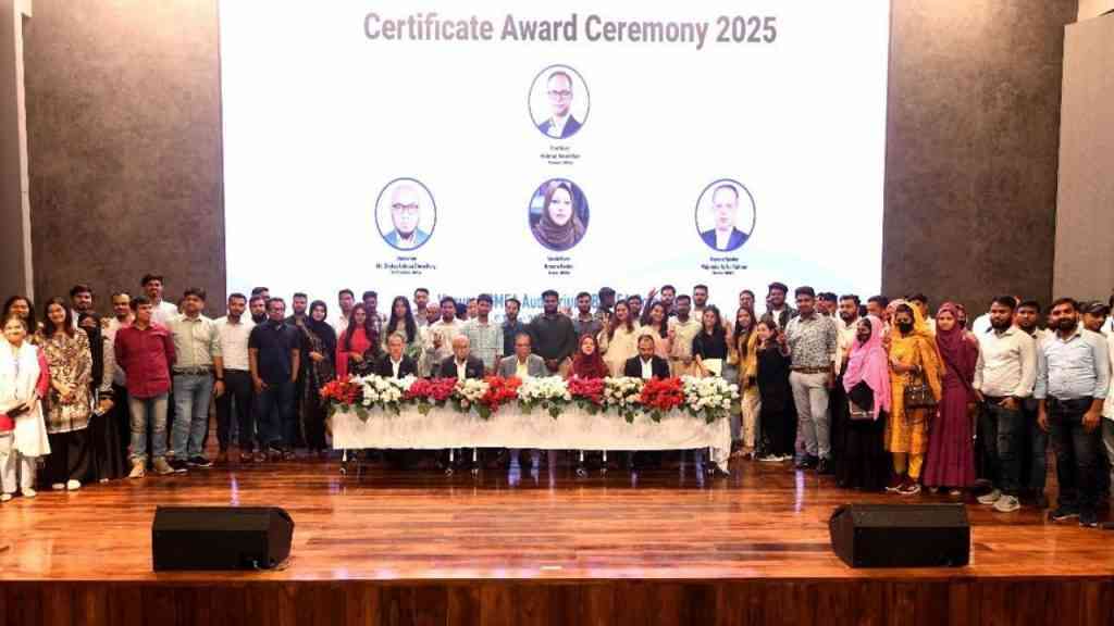 পোশাকশিল্পে প্রযুক্তিনির্ভর দক্ষ কর্মশক্তি তৈরিতে সনদ দিচ্ছে সরকার